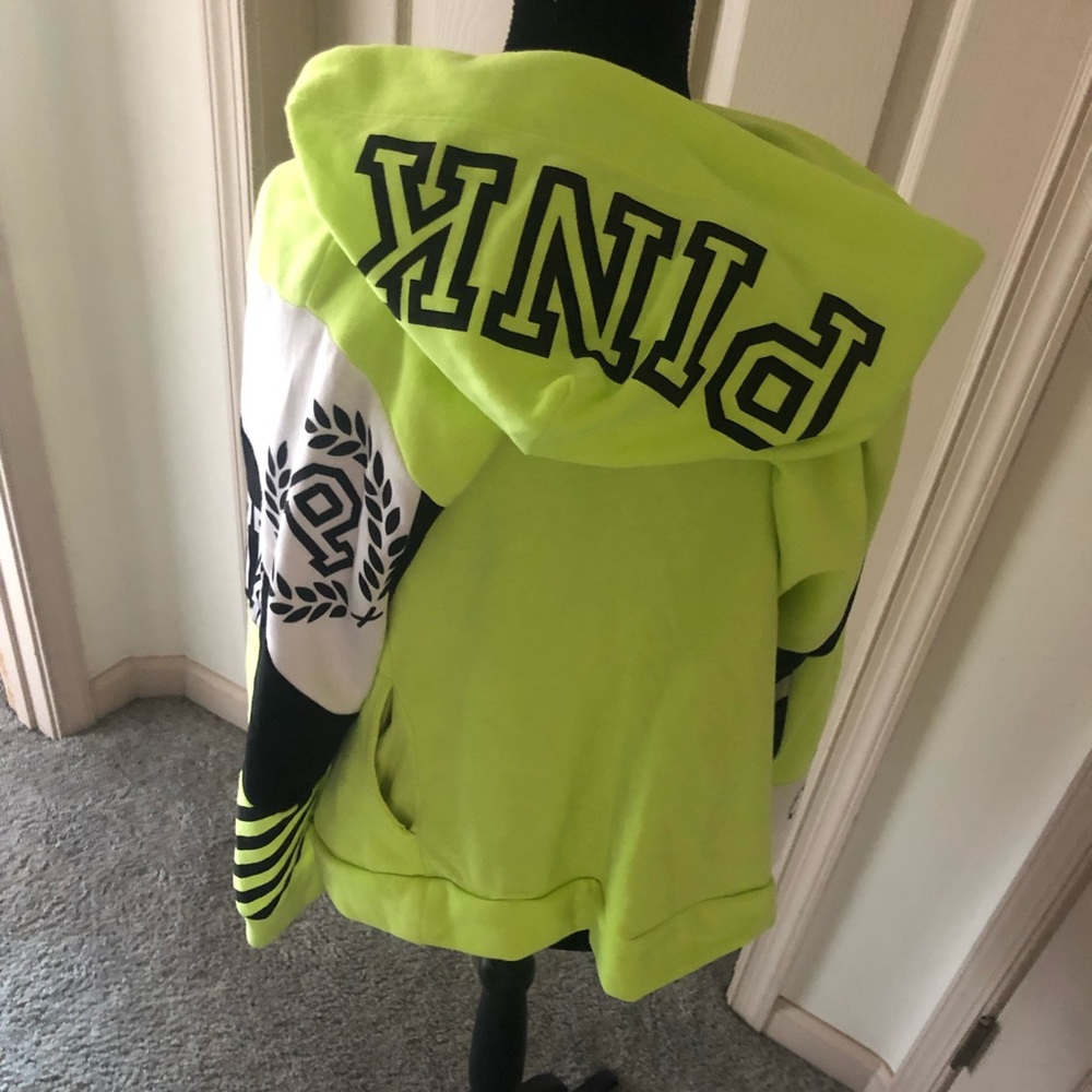 VICTORIA’S SECRET PINK PULLOVER HOODIE